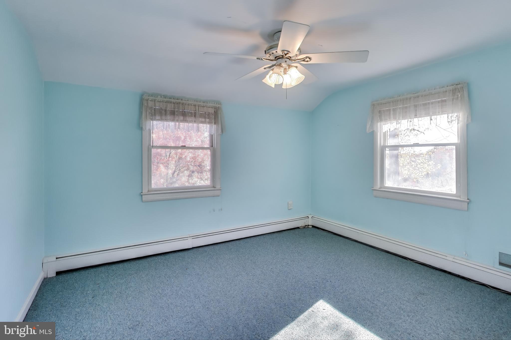 Cheverly, Maryland, 20785, United States, 5 Bedrooms Bedrooms, ,2 BathroomsBathrooms,Residential,For Sale,1990402