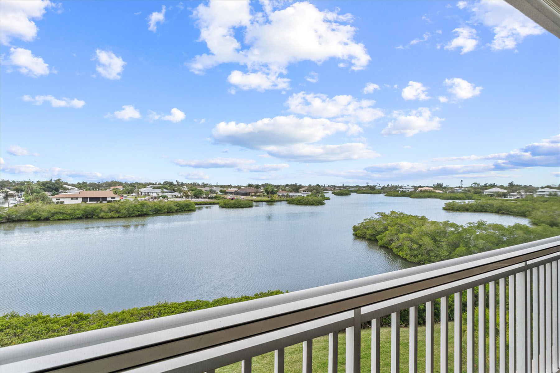  BLACKBURN HARBOR RESIDENCES - 物件實景