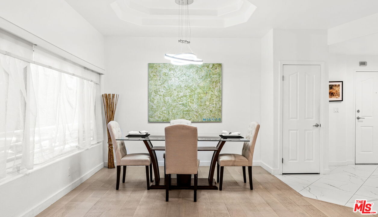 Los Angeles, California, 90049, United States, 2 Bedrooms Bedrooms, ,3 BathroomsBathrooms,Residential,For Sale,2003459