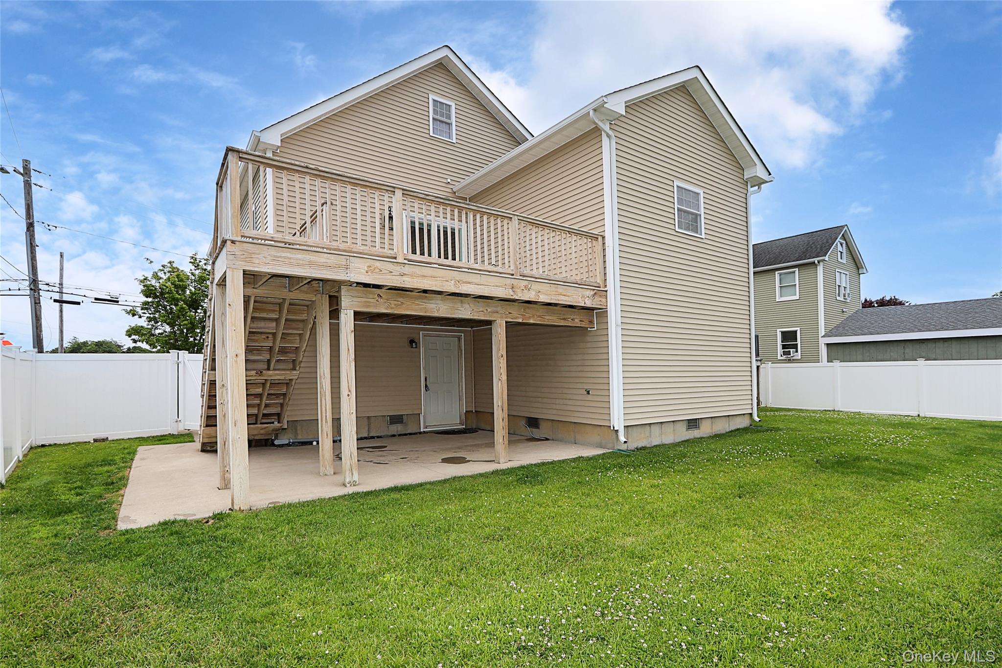  370 Rider Avenue, Patchogue, NY, 11772 - 物件實景