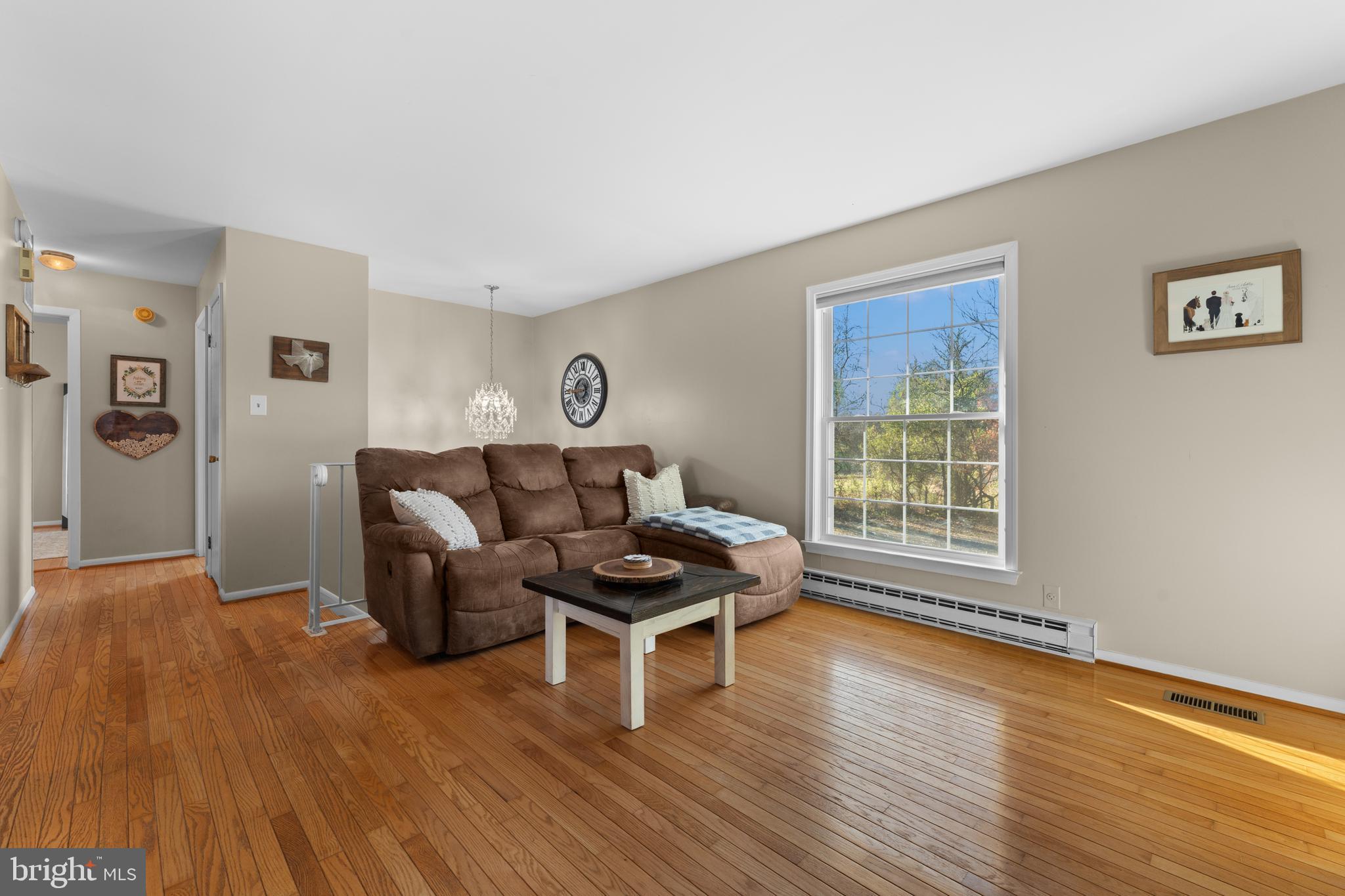 Warrenton, Virginia, 20187, United States, 3 Bedrooms Bedrooms, ,2 BathroomsBathrooms,Residential,For Sale,1987045