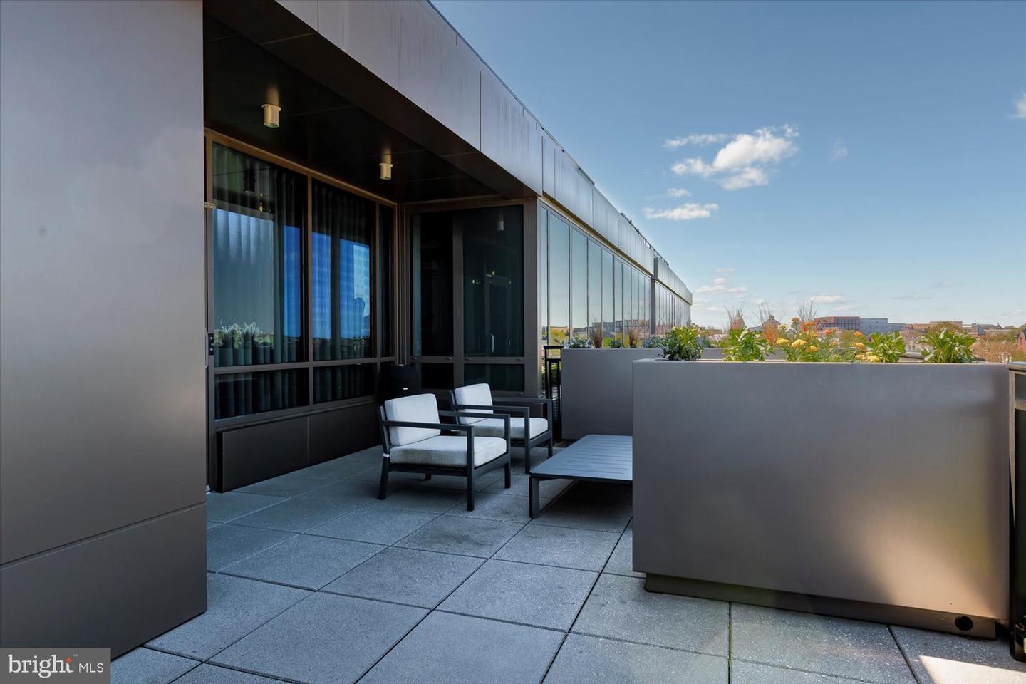Washington, District of Columbia, 20003, United States, 1 Bedroom Bedrooms, ,2 BathroomsBathrooms,Residential,For Sale,1766672