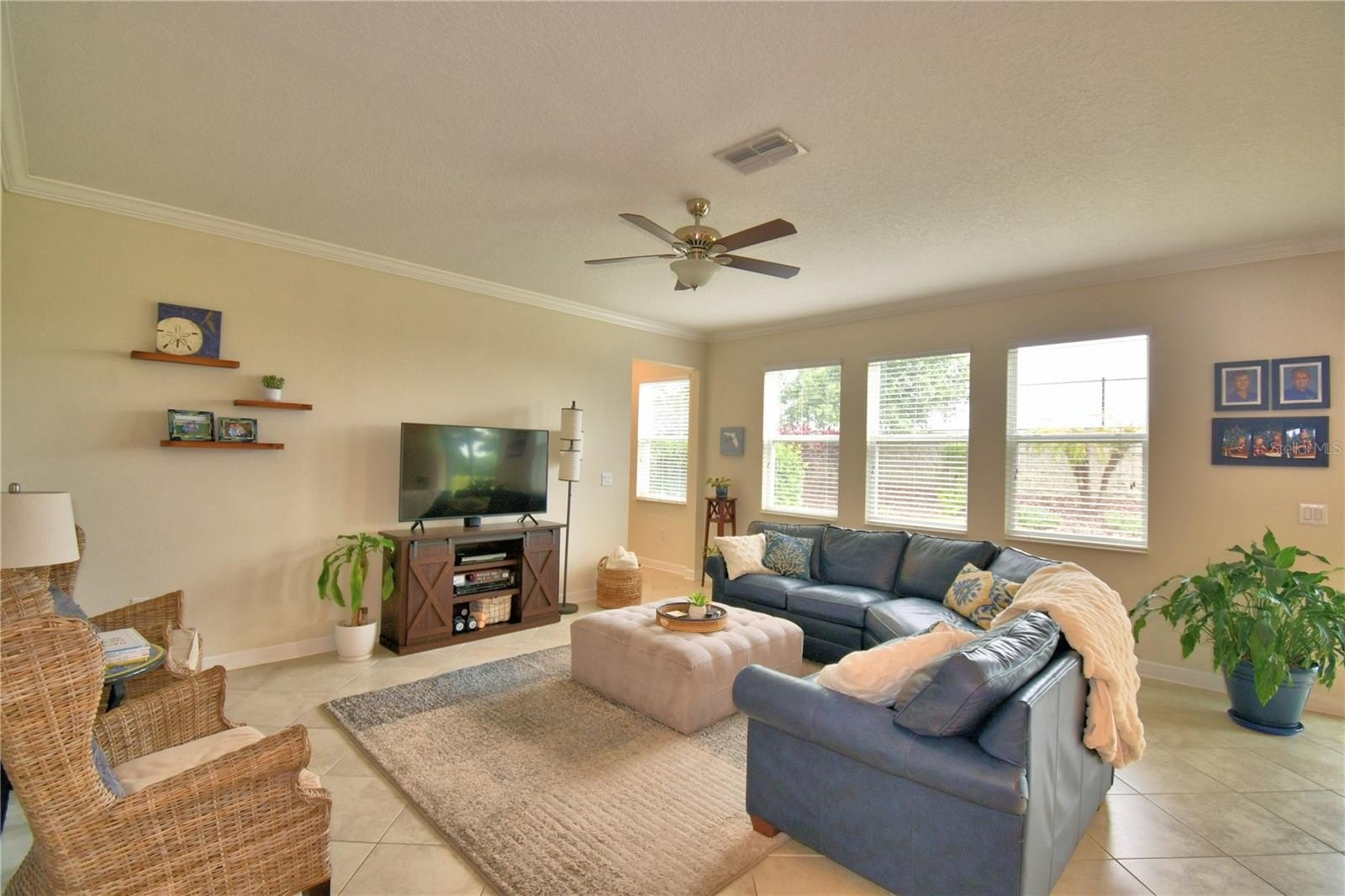 DAVENPORT, Florida, 33896, United States, 5 Bedrooms Bedrooms, ,3 BathroomsBathrooms,Residential,For Sale,1878806