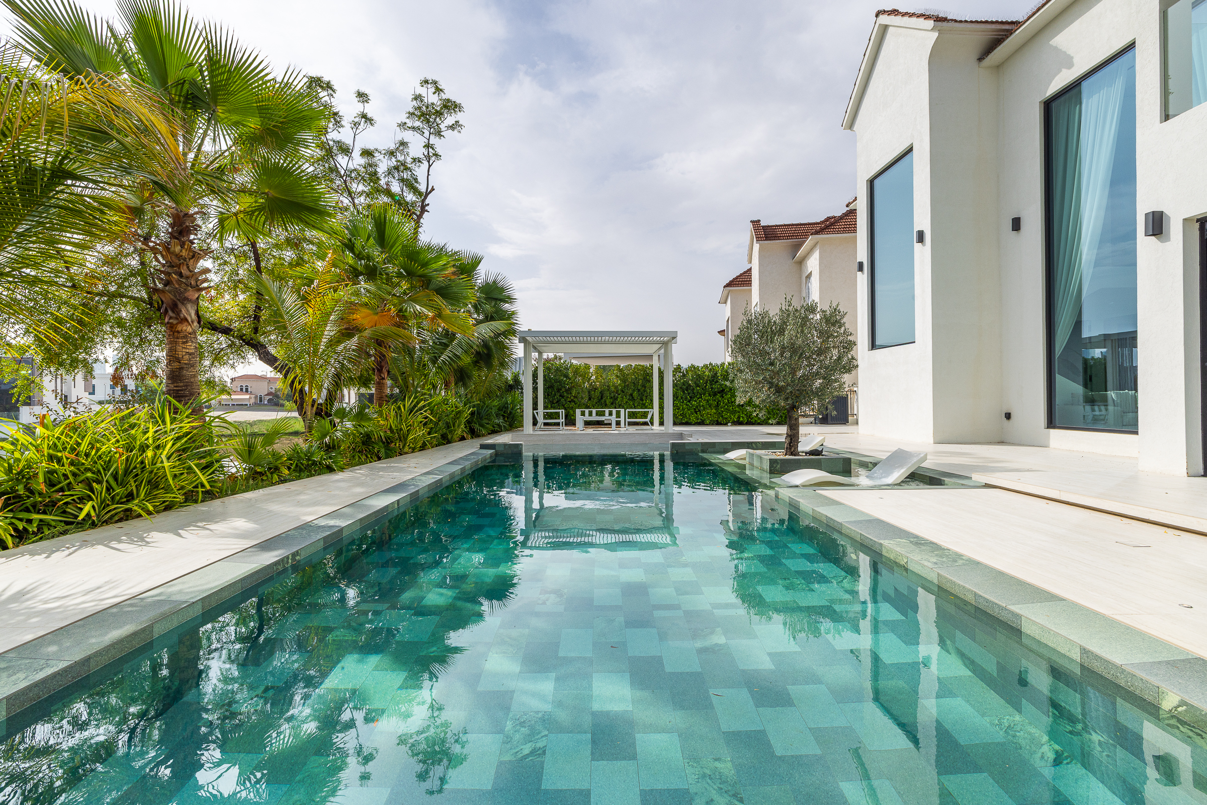  Exquisite Fully Furnished Lakefront Villa in Jumeirah Islands - 物件實景