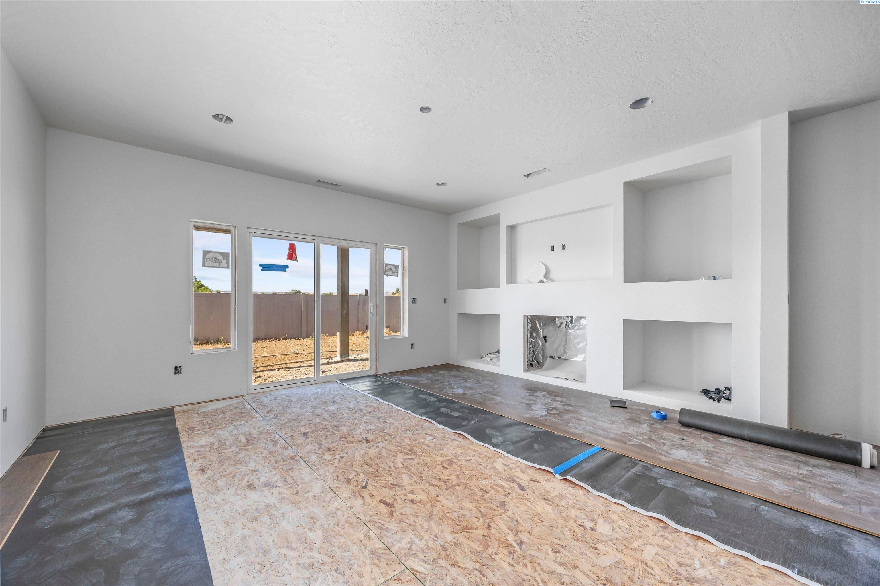 Prosser, Washington, 99350, United States, 4 Bedrooms Bedrooms, ,1 BathroomBathrooms,Residential,For Sale,1921234