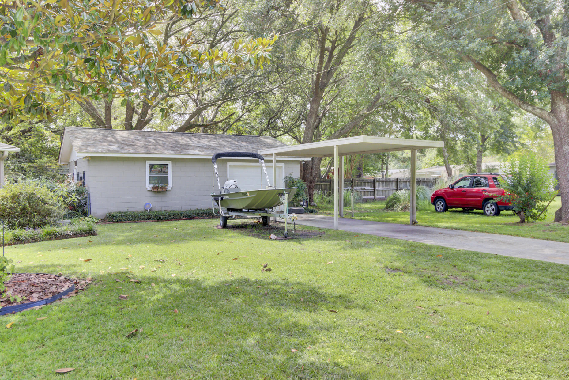 Charleston, South Carolina, 29407, United States, 4 Bedrooms Bedrooms, ,2 BathroomsBathrooms,Residential,For Sale,1950272