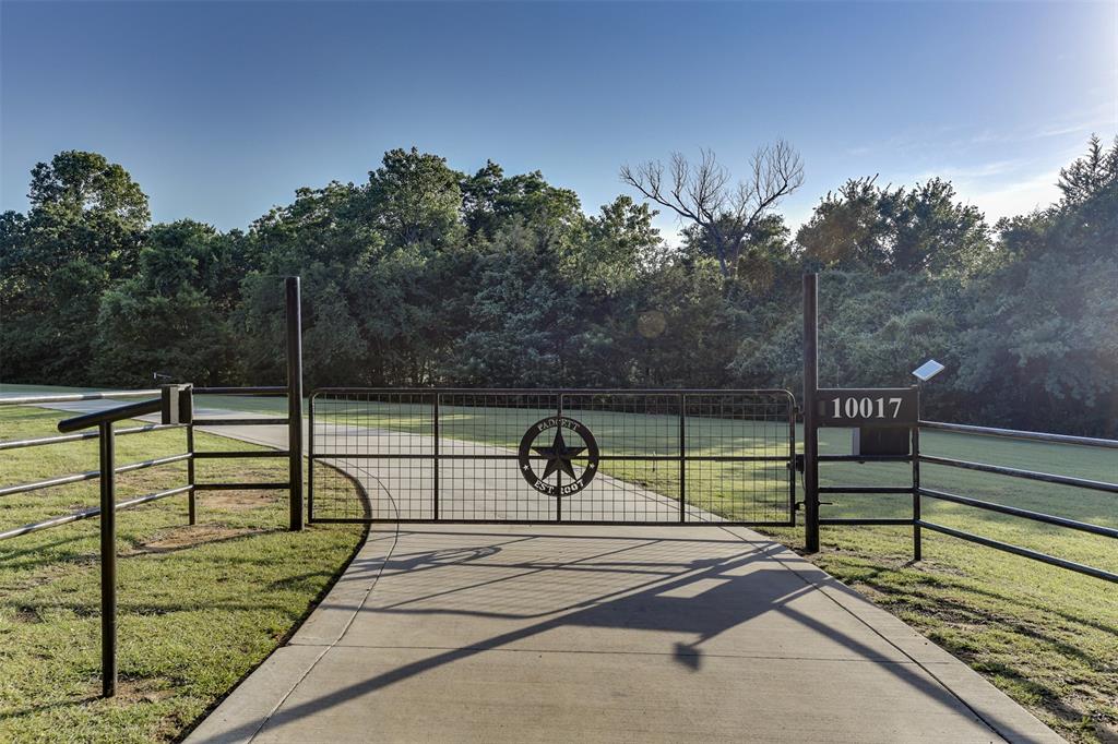 Alvarado, Texas, 76009, United States, 4 Bedrooms Bedrooms, ,2 BathroomsBathrooms,Residential,For Sale,1979414