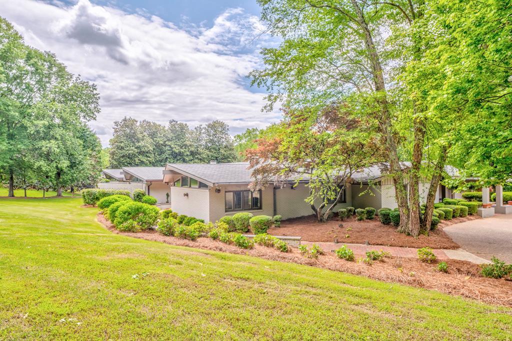 DALTON, Georgia, 30720, United States, 4 Bedrooms Bedrooms, ,5 BathroomsBathrooms,Residential,For Sale,1804321