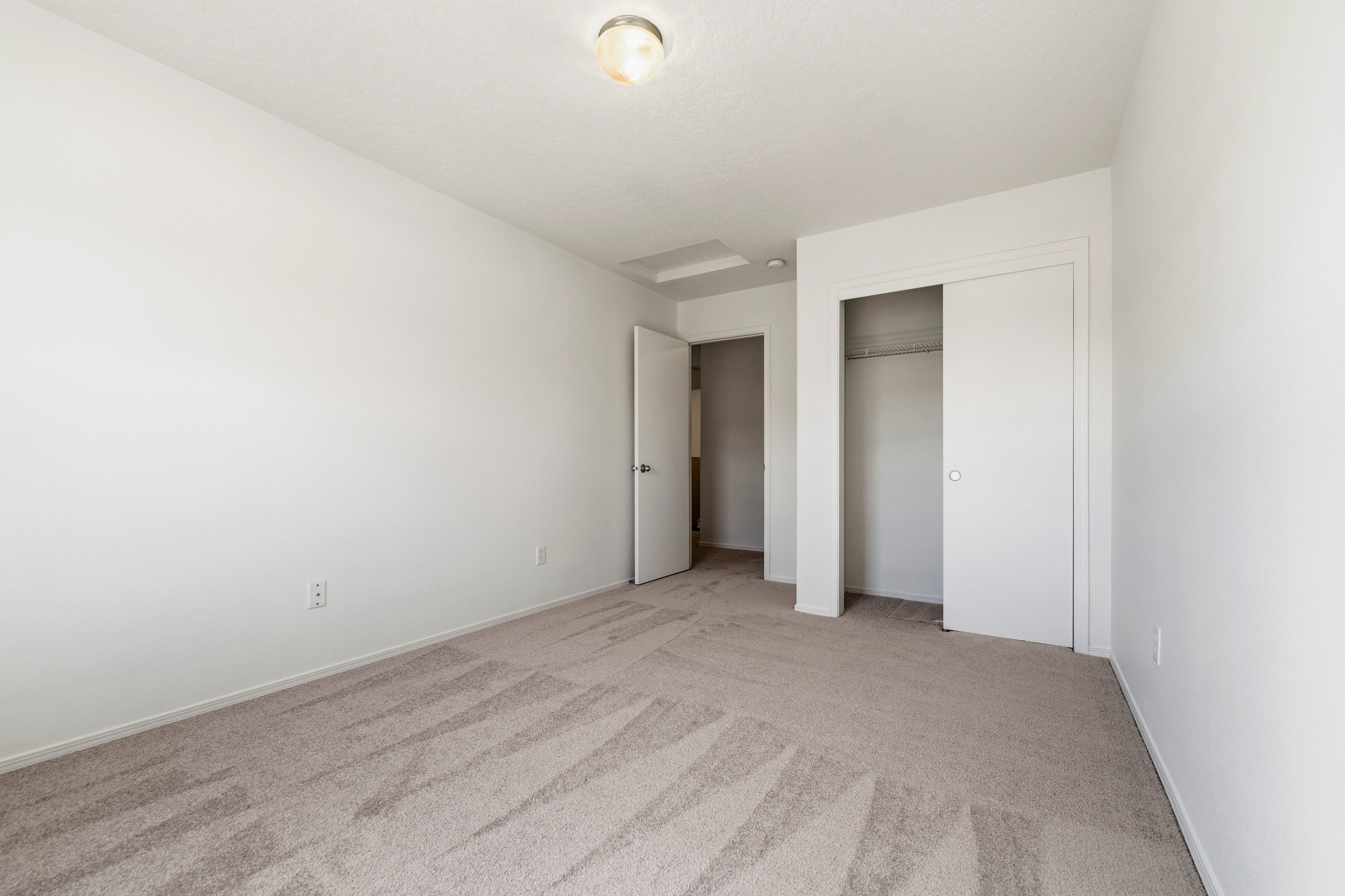  Charming single-level 3-bed, 2 bath home wonderfully located in North Caldwell - 物件實景
