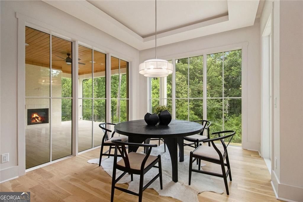 Atlanta, Georgia, 30342, United States, 6 Bedrooms Bedrooms, ,8 BathroomsBathrooms,Residential,For Sale,1858918