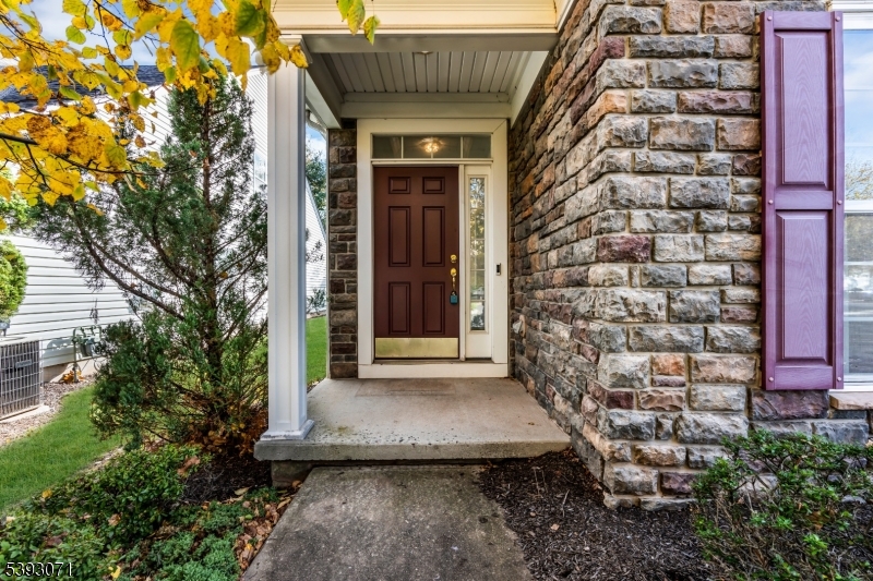 Franklin Twp., New Jersey, 08873, United States, 2 Bedrooms Bedrooms, ,3 BathroomsBathrooms,Residential,For Sale,1987602