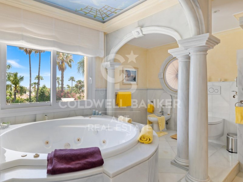 Marbella, Andalusia, ES, 6 Bedrooms Bedrooms, ,6 BathroomsBathrooms,Residential,For Sale,1728671