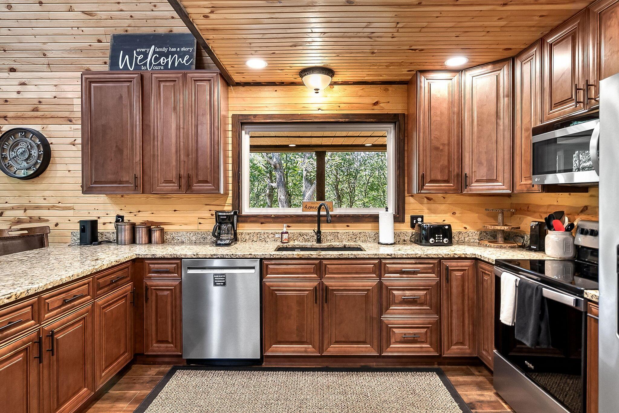 Rockbridge, Ohio, 43149, United States, 4 Bedrooms Bedrooms, ,3 BathroomsBathrooms,Residential,For Sale,1947972