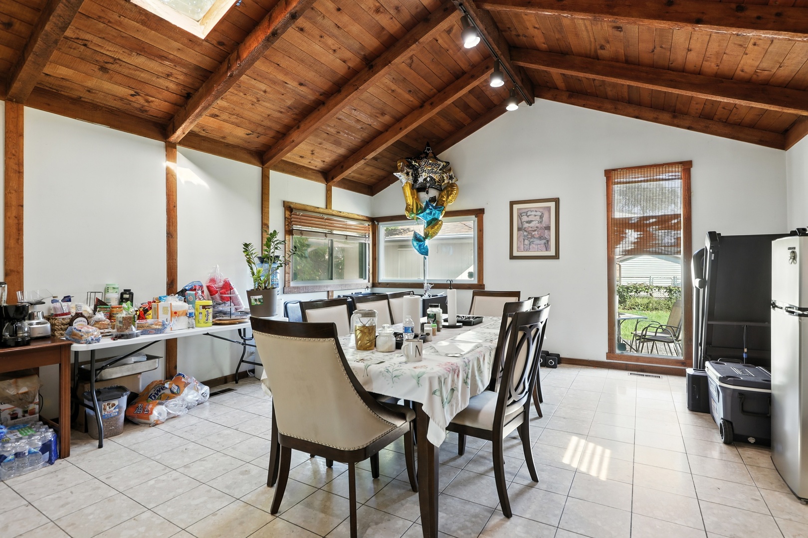 Lincolnwood, Illinois, 60712, United States, 3 Bedrooms Bedrooms, ,2 BathroomsBathrooms,Residential,For Sale,1951315