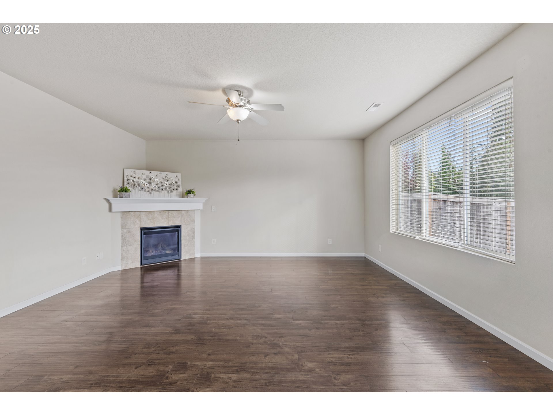 Ridgefield, Washington, 98642, United States, 4 Bedrooms Bedrooms, ,2 BathroomsBathrooms,Residential,For Sale,1970691