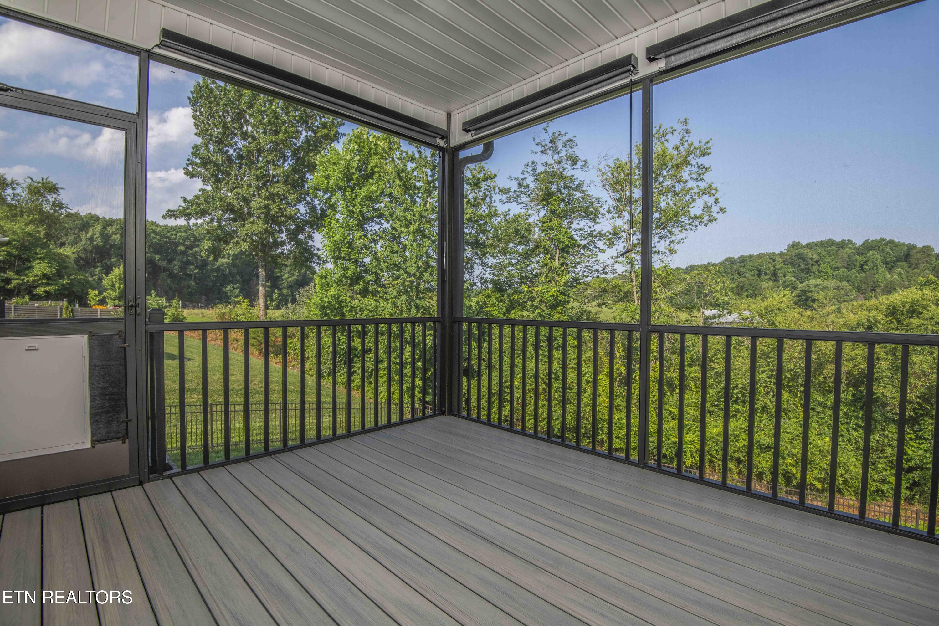 Loudon, Tennessee, 37774, United States, 3 Bedrooms Bedrooms, ,2 BathroomsBathrooms,Residential,For Sale,1879743