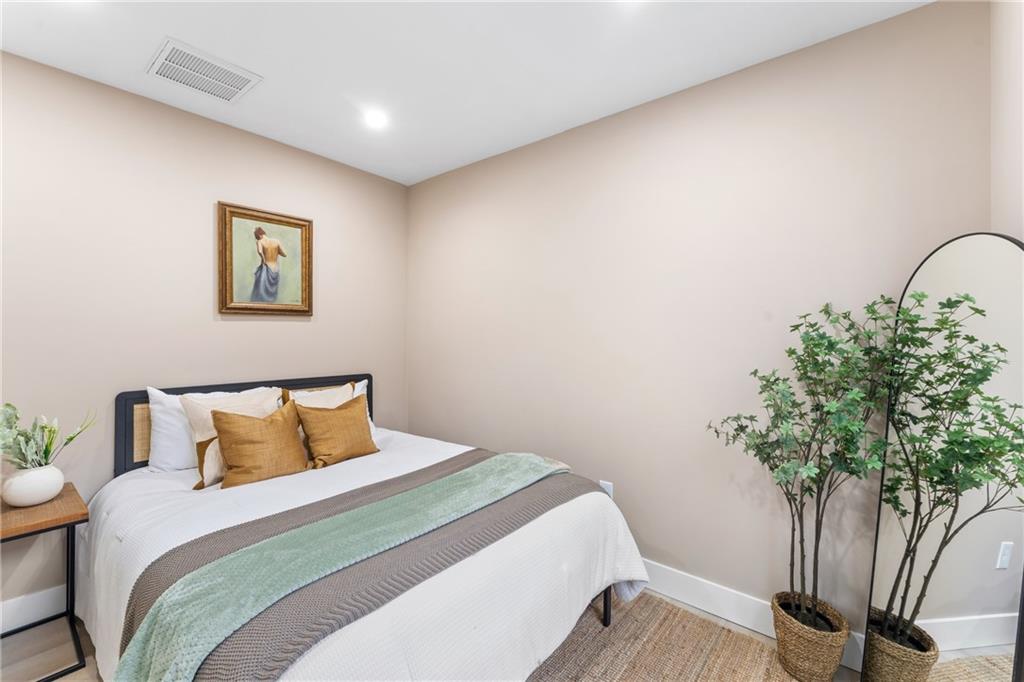 Providence, Rhode Island, 02907, United States, 6 Bedrooms Bedrooms, ,4 BathroomsBathrooms,Residential,For Sale,2005298