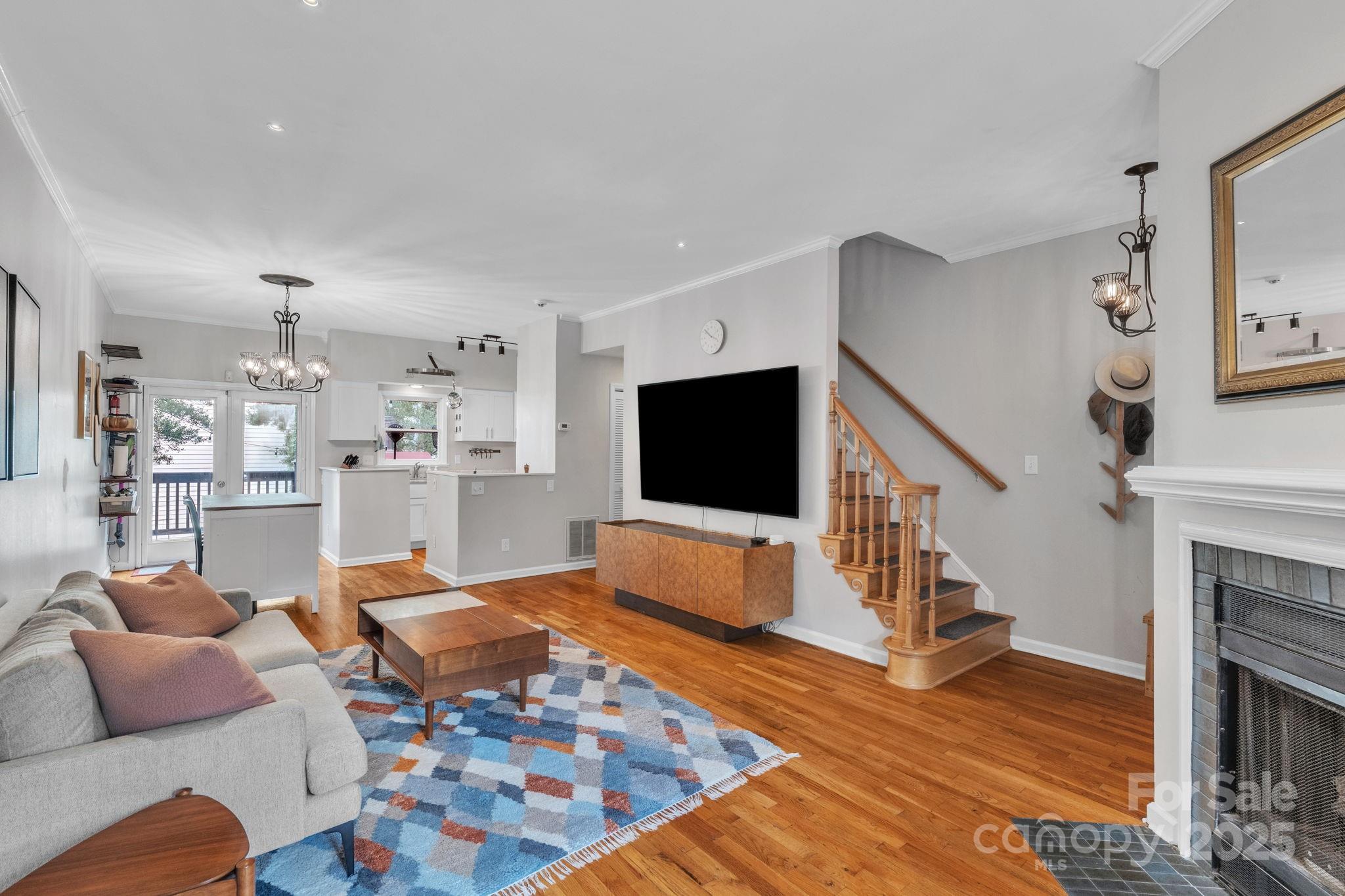 Charlotte, North Carolina, 28202, United States, 3 Bedrooms Bedrooms, ,3 BathroomsBathrooms,Residential,For Sale,1939897