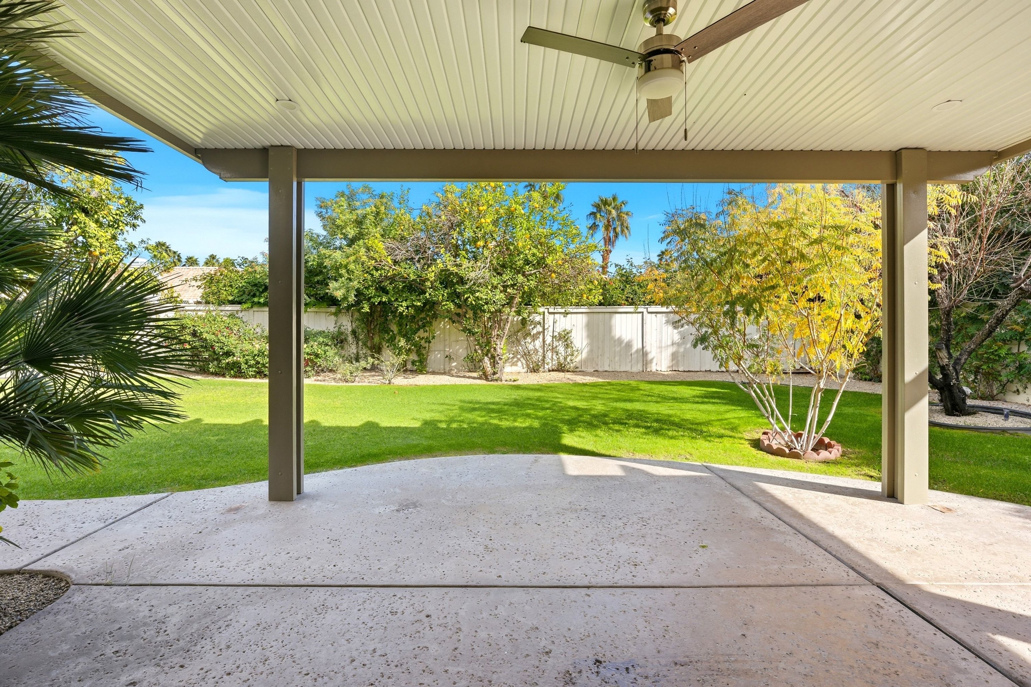  Coveted Merano Landscaped Oasis - 物件實景