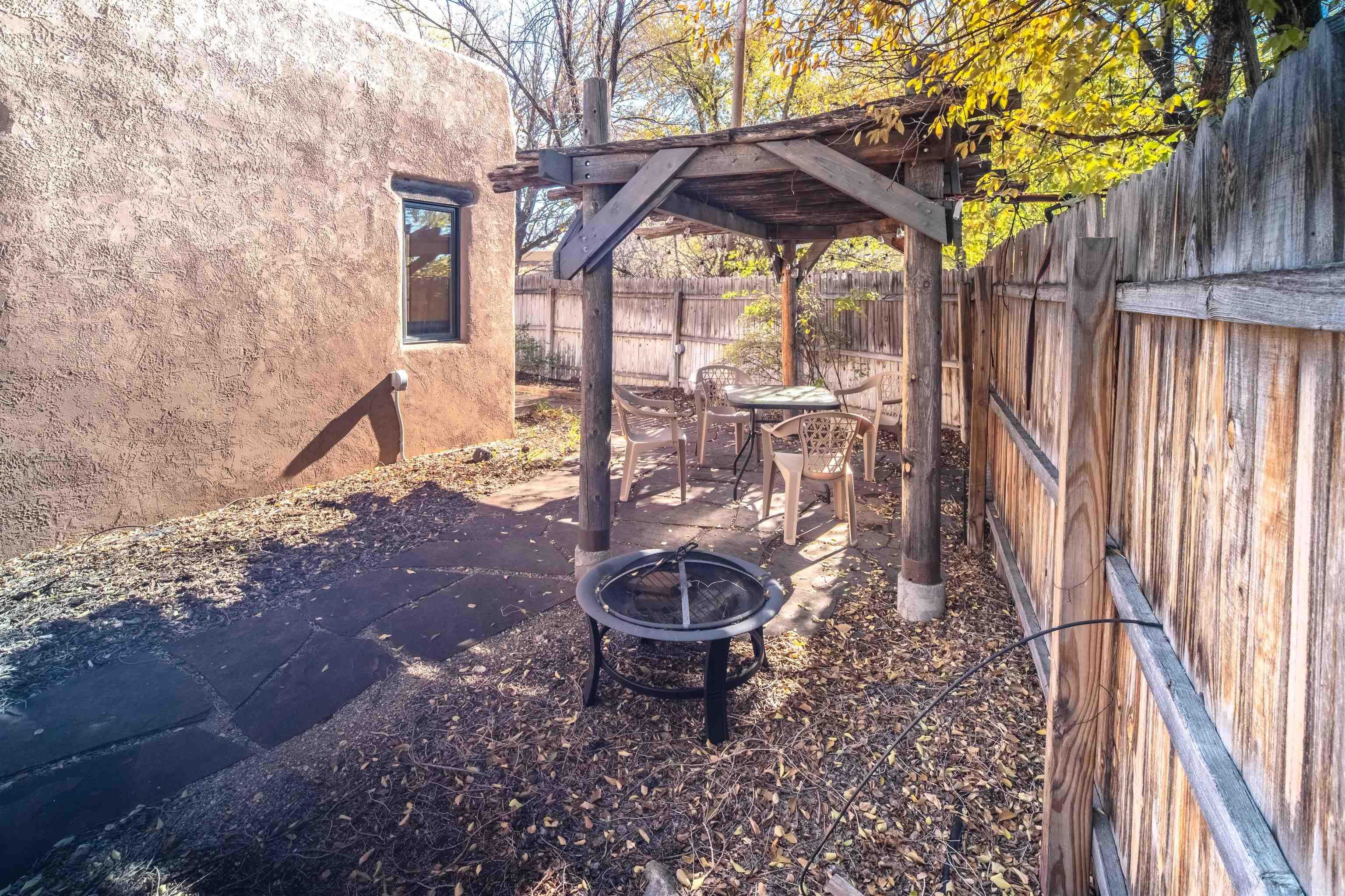 Taos, New Mexico, 87571, United States, 2 Bedrooms Bedrooms, ,2 BathroomsBathrooms,Residential,For Sale,1991479