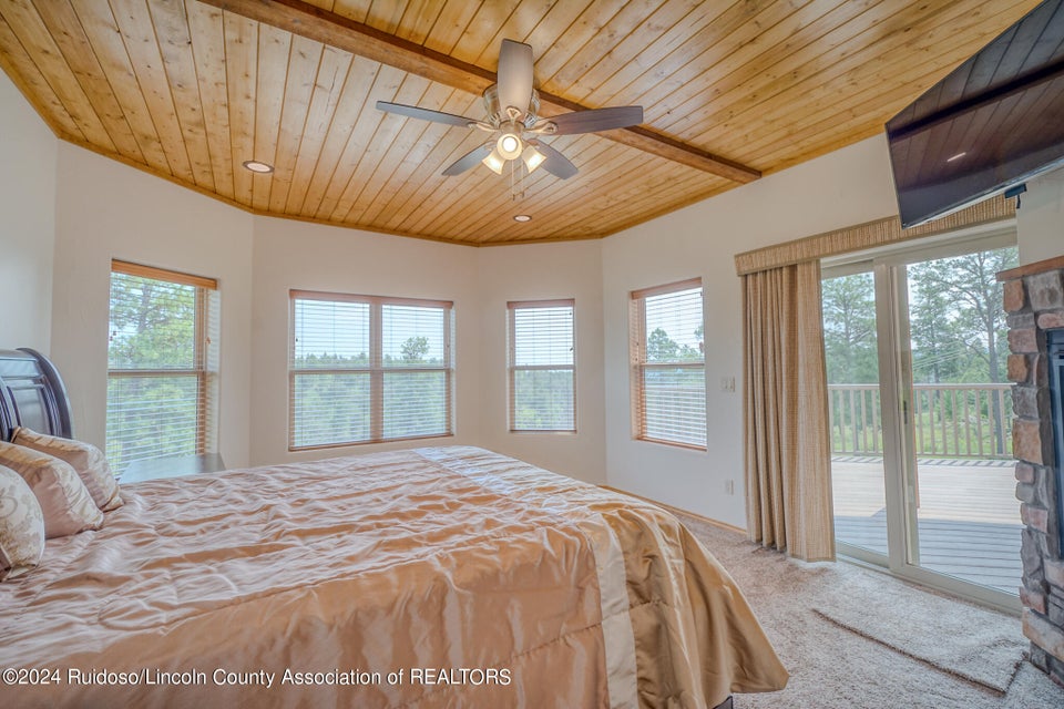 Ruidoso, New Mexico, 88345, United States, 4 Bedrooms Bedrooms, ,4 BathroomsBathrooms,Residential,For Sale,1921687