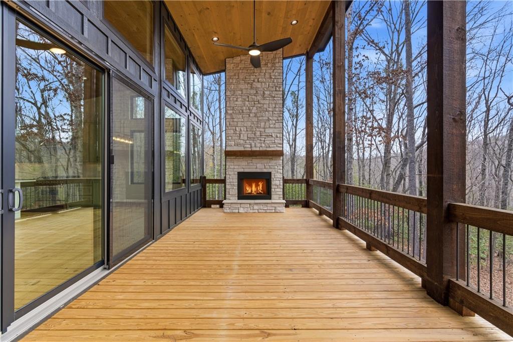 Morganton, Georgia, 30560, United States, 3 Bedrooms Bedrooms, ,4 BathroomsBathrooms,Residential,For Sale,2037777