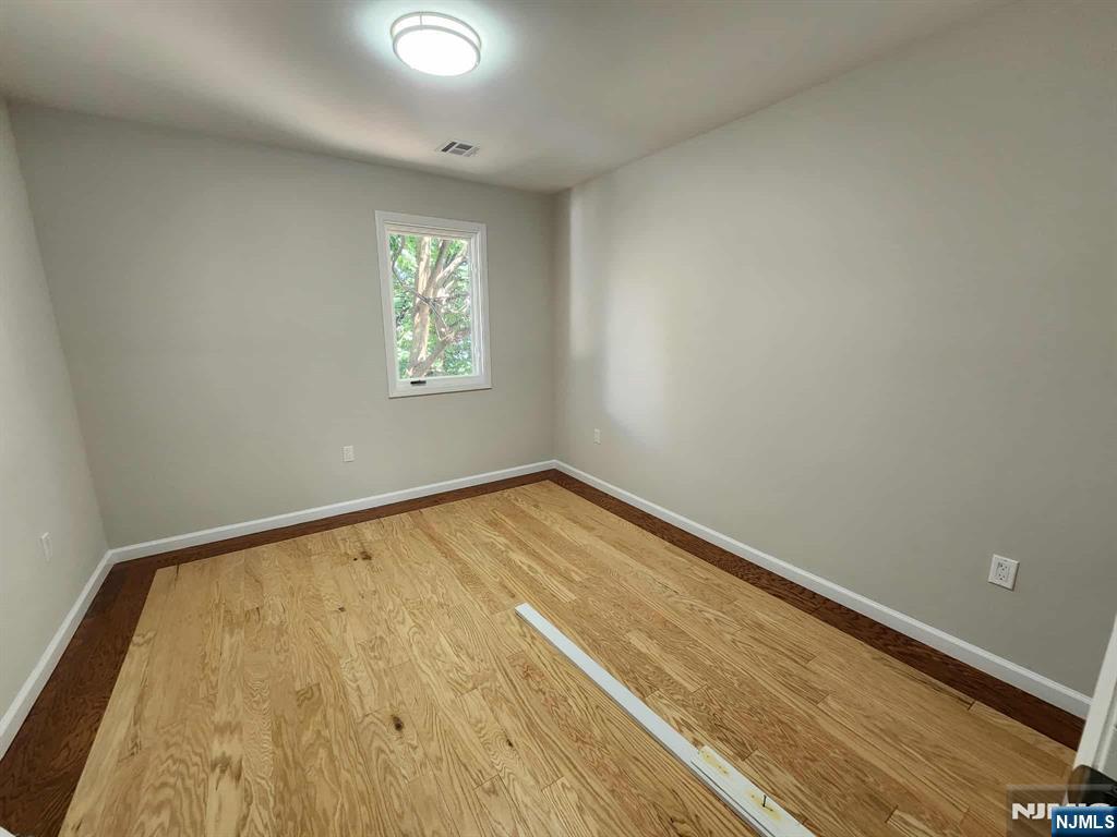 Passaic, New Jersey, 07055, United States, 5 Bedrooms Bedrooms, ,2 BathroomsBathrooms,Residential,For Sale,1975134