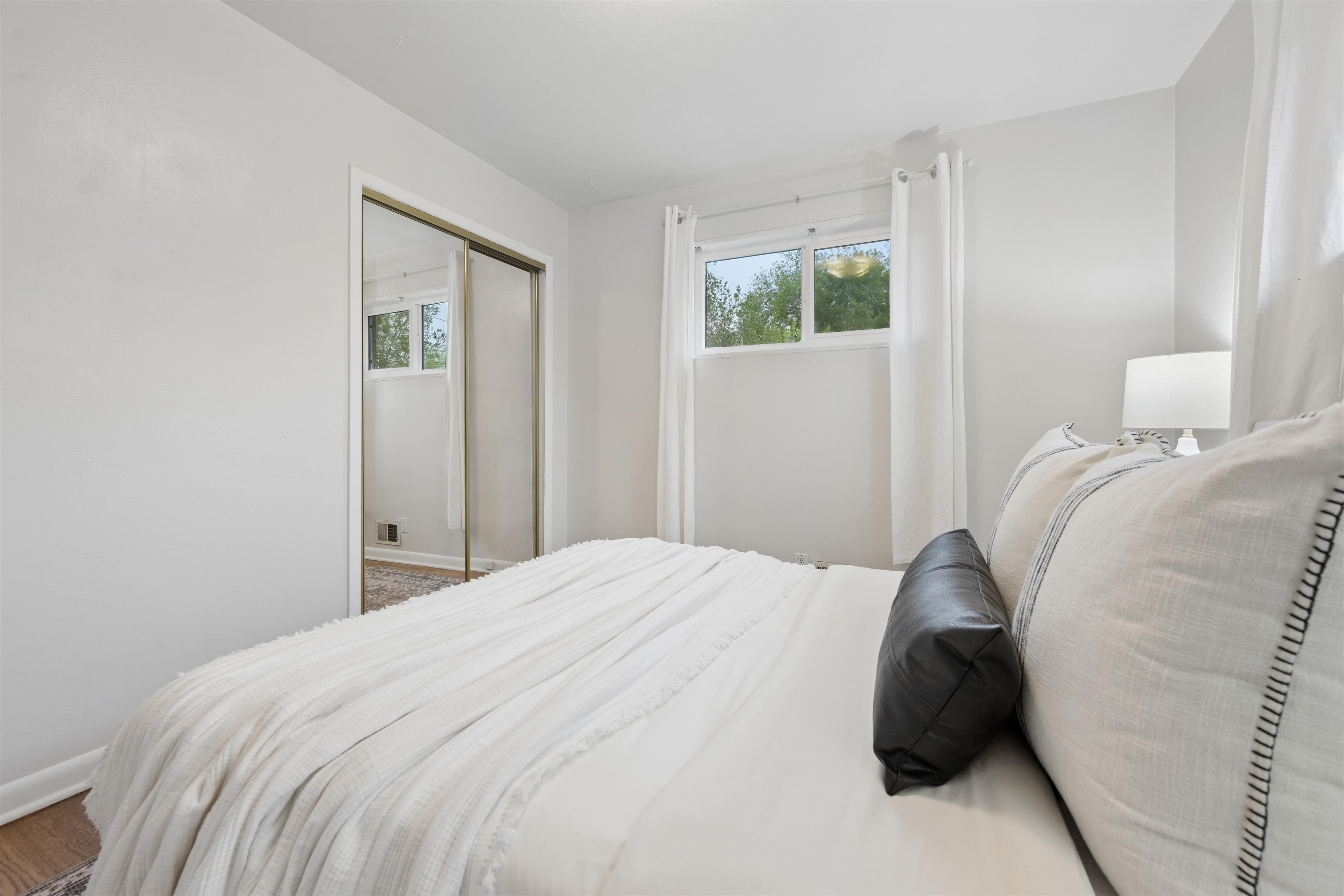  Updated & Spacious Ranch Home with Finished Basement - 物件實景