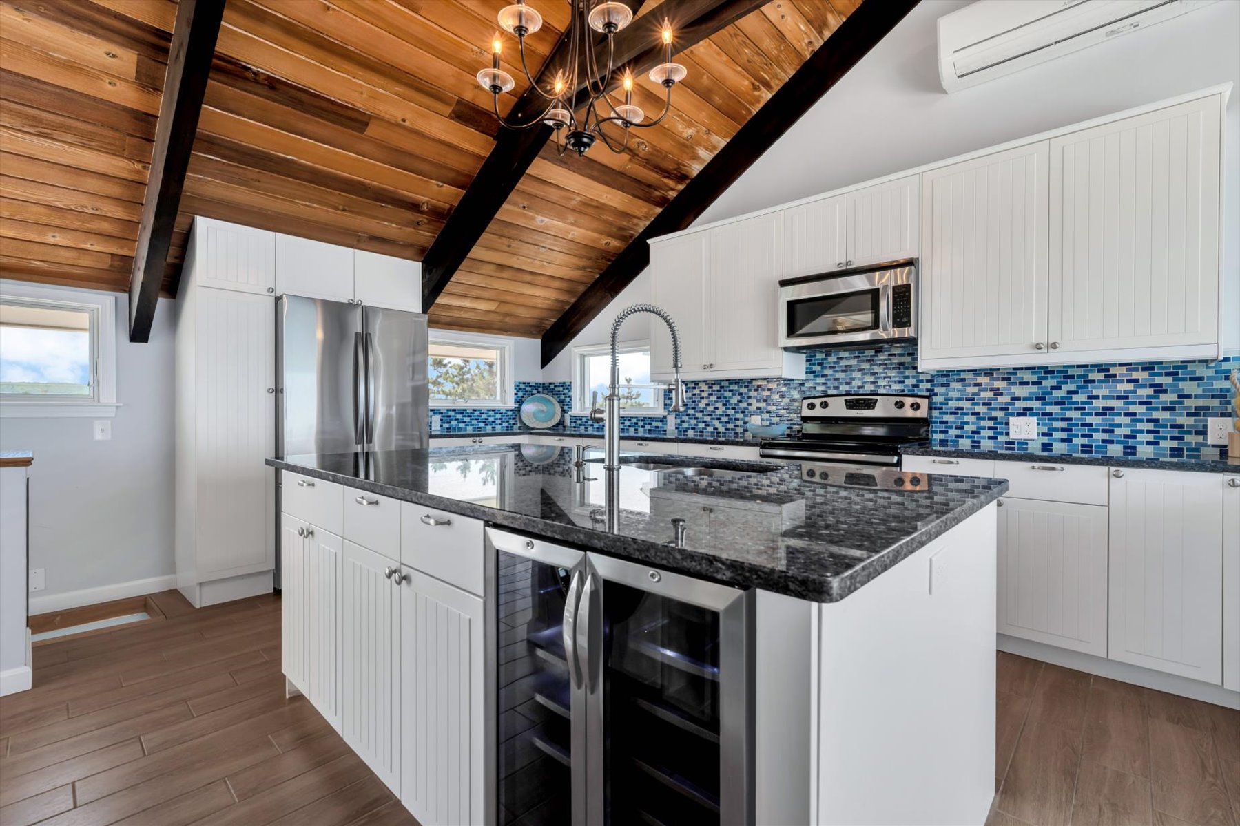  An Exceptional Waterfront Property - 物件實景