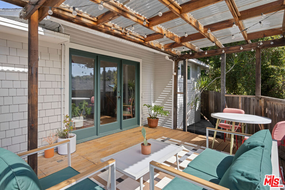 Los Angeles, California, 90065, United States, 1 Bedroom Bedrooms, ,1 BathroomBathrooms,Residential,For Sale,1898467