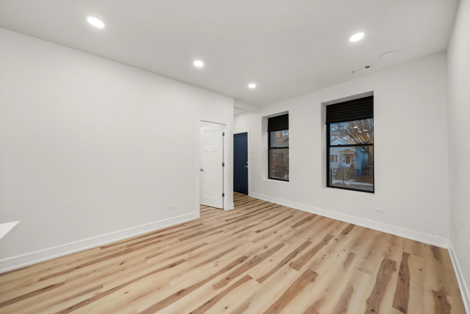 Chicago, Illinois, 60608, United States, 5 Bedrooms Bedrooms, ,3 BathroomsBathrooms,Residential,For Sale,2009072