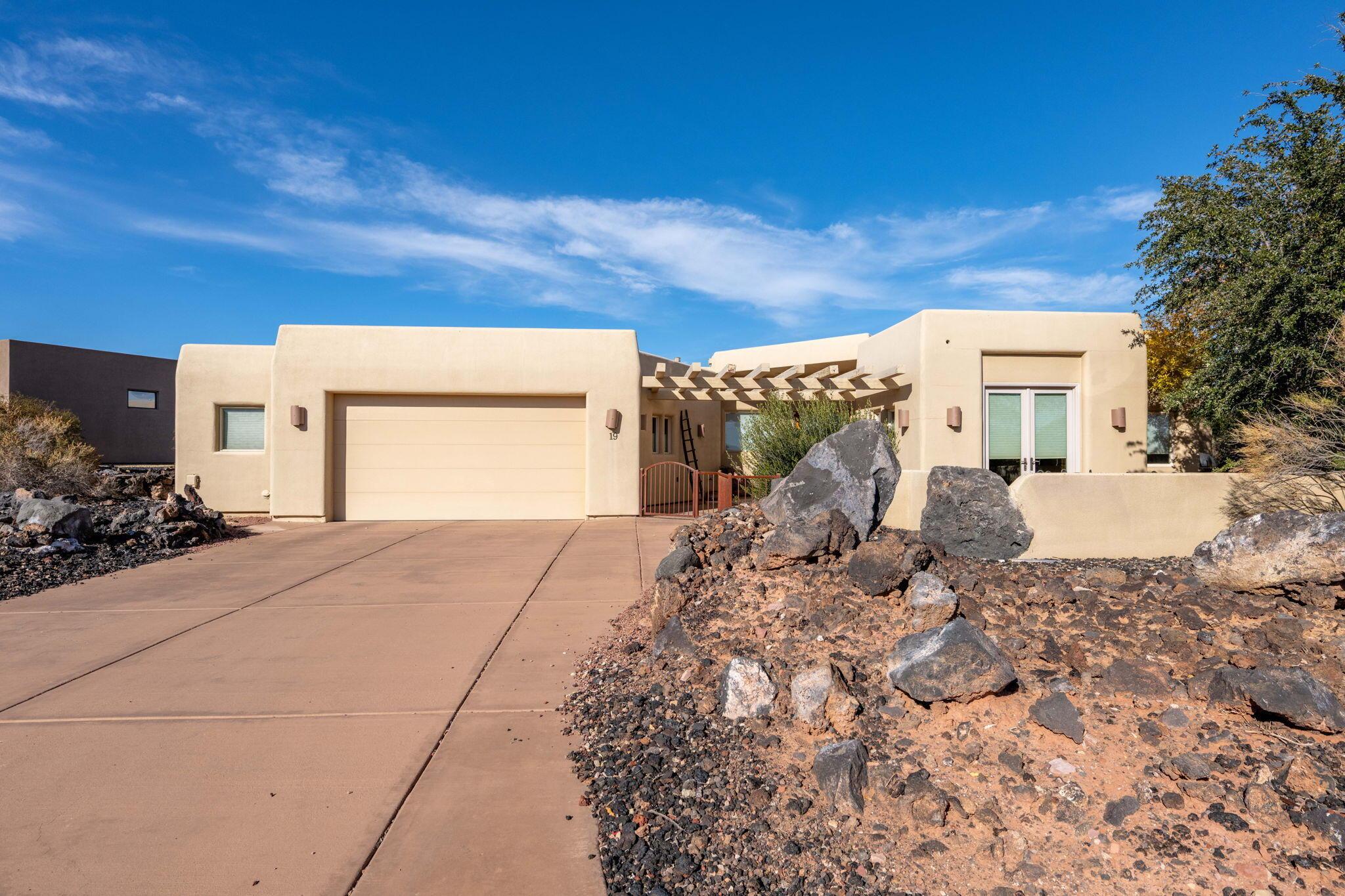 Santa Clara, Utah, 84765, United States, 4 Bedrooms Bedrooms, ,3 BathroomsBathrooms,Residential,For Sale,2005158