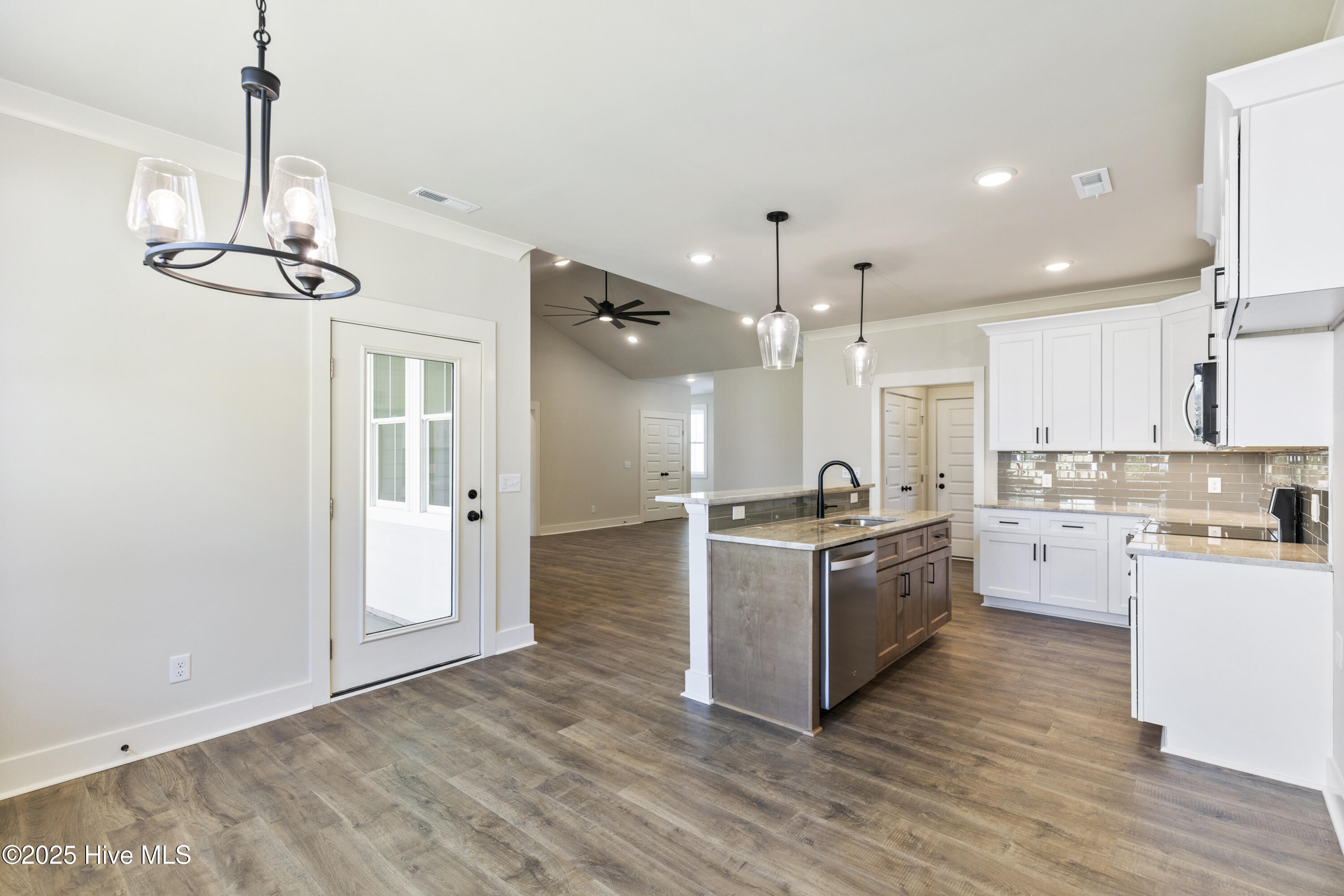 Carolina Beach, North Carolina, 28428, United States, 3 Bedrooms Bedrooms, ,2 BathroomsBathrooms,Residential,For Sale,1992087