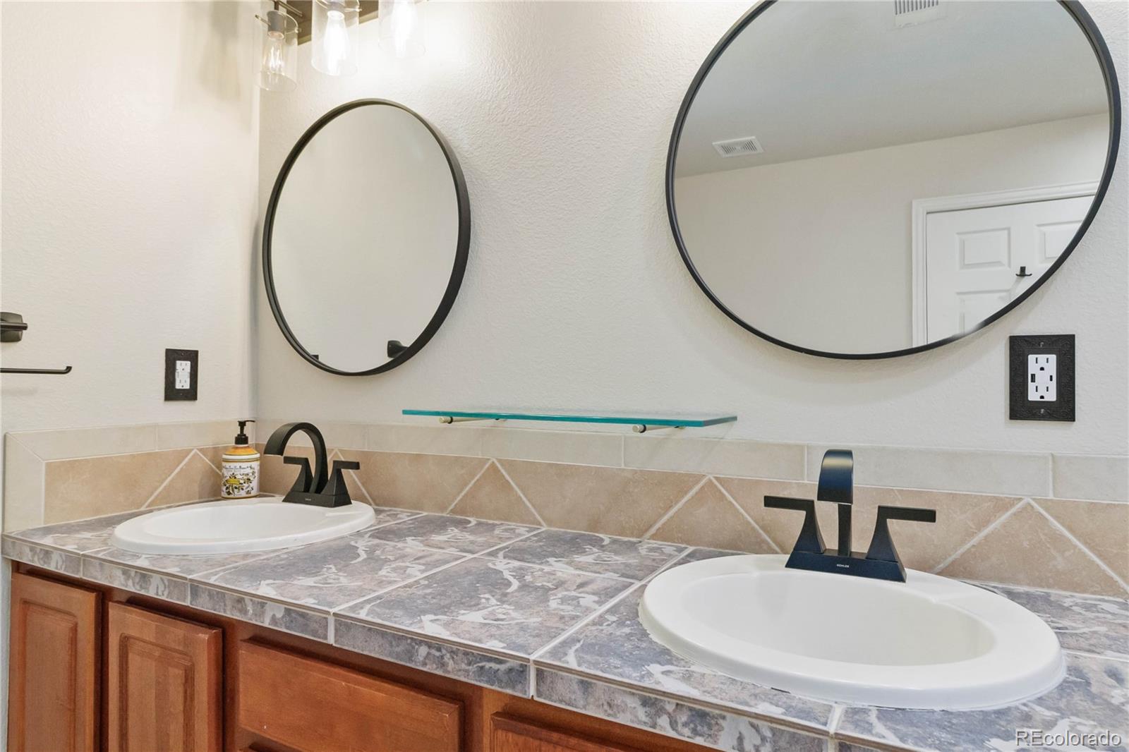 Aurora, Colorado, 80014, United States, 4 Bedrooms Bedrooms, ,Residential,For Sale,1986115