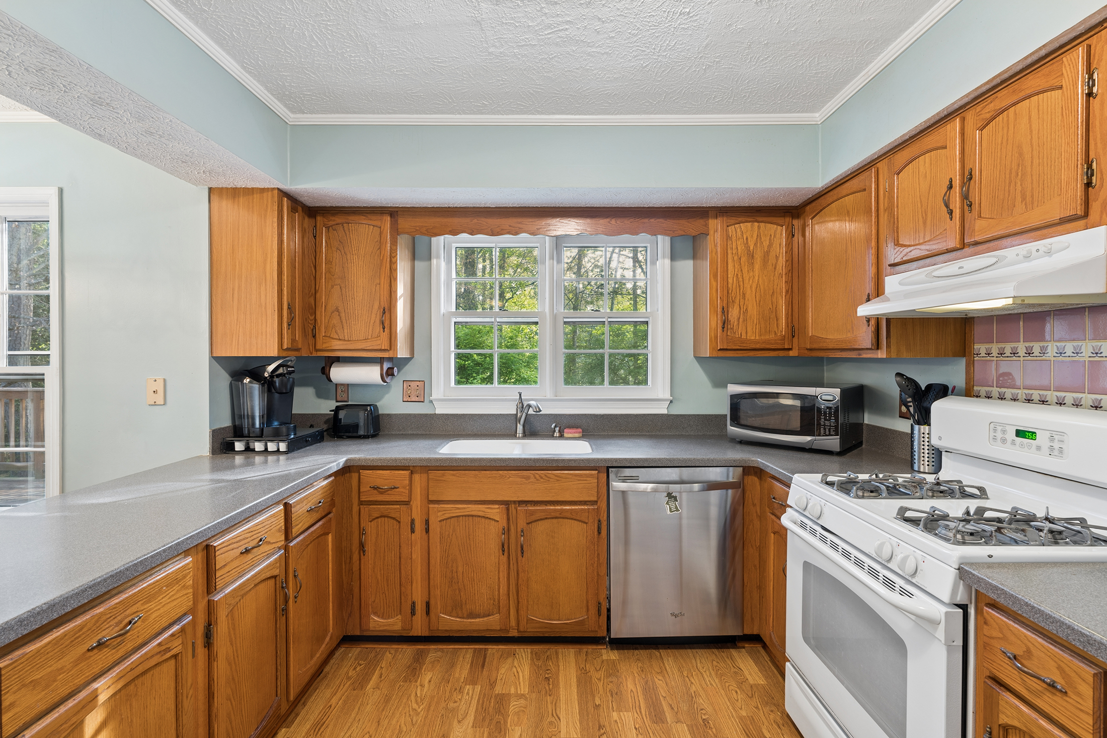  Tree-Lined Traditional in Sought-After Brookwood School District - 物件實景