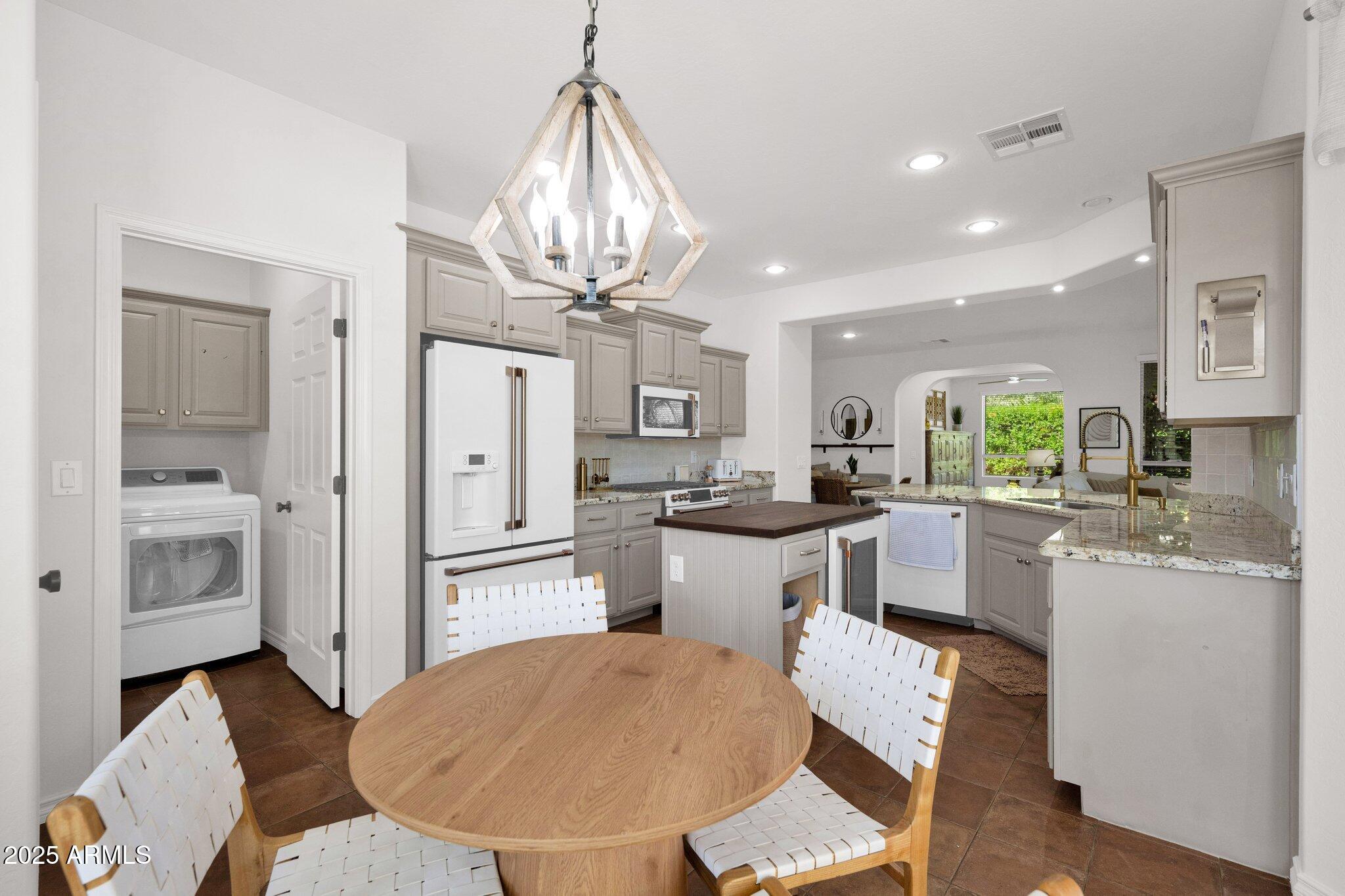 Queen Creek, Arizona, 85140, United States, 2 Bedrooms Bedrooms, ,Residential,For Sale,1821338