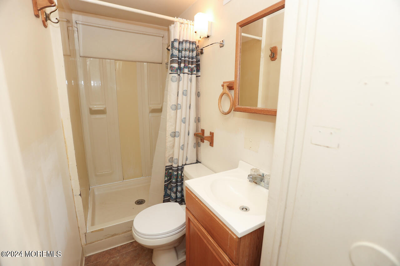 Middletown, New Jersey, 07748, United States, 3 Bedrooms Bedrooms, ,2 BathroomsBathrooms,Residential,For Sale,1921139