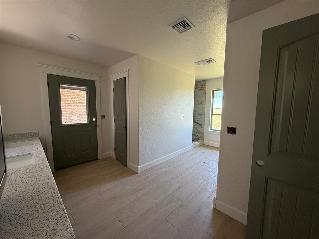 Altus, Oklahoma, 73521, United States, 4 Bedrooms Bedrooms, ,3 BathroomsBathrooms,Residential,For Sale,1980634