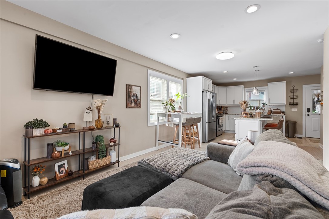 Lawrenceville, Pennsylvania, 15201, United States, ,Residential,For Sale,1988380