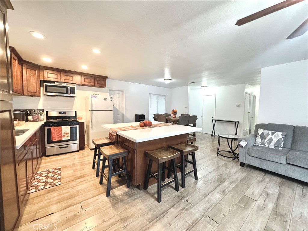 Colton, California, 92324, United States, 4 Bedrooms Bedrooms, ,2 BathroomsBathrooms,Residential,For Sale,1964094
