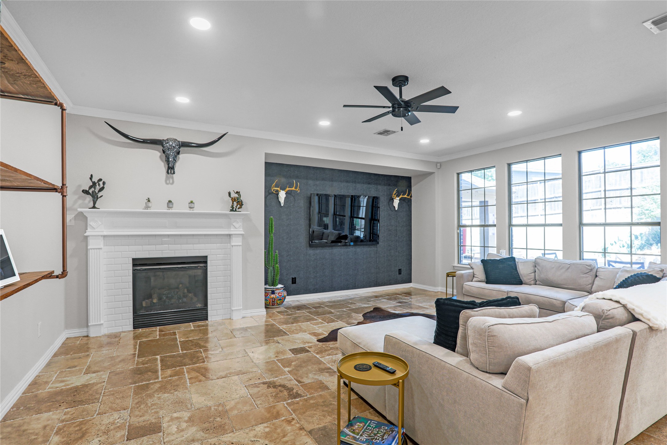 North Richland Hills, Texas, 76180, United States, 5 Bedrooms Bedrooms, ,4 BathroomsBathrooms,Residential,For Sale,1946878