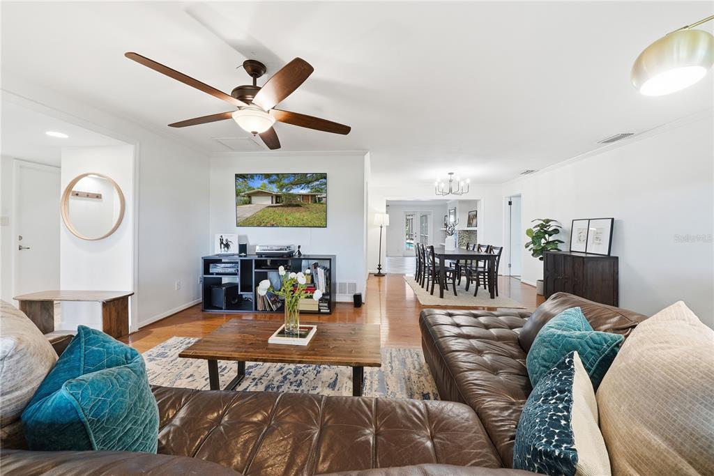 St Petersburg, Florida, 33703, United States, 4 Bedrooms Bedrooms, ,4 BathroomsBathrooms,Residential,For Sale,2002188