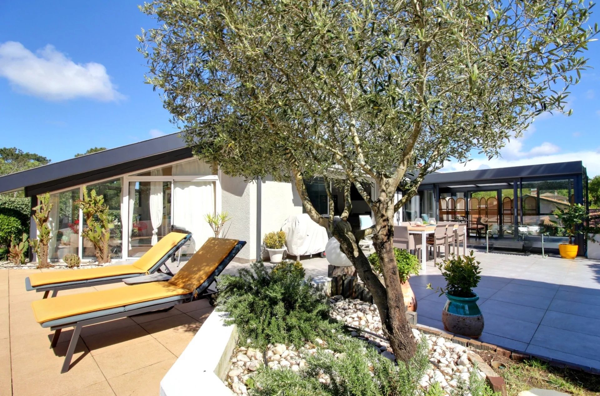 La Teste-de-Buch, New Aquitaine, 33260, FR, 4 Bedrooms Bedrooms, ,3 BathroomsBathrooms,Residential,For Sale,1779202