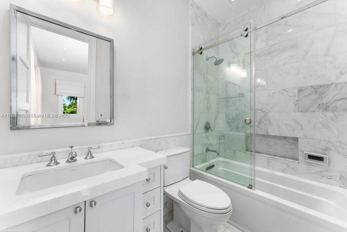 Miami Beach, Florida, 33140, United States, 4 Bedrooms Bedrooms, ,6 BathroomsBathrooms,Residential,For Sale,1992066