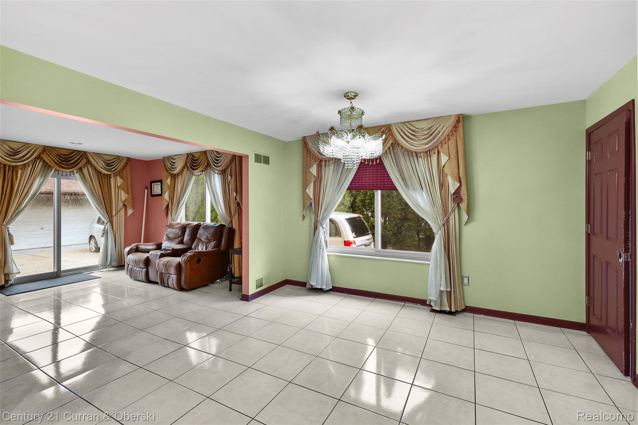 Dearborn, Michigan, 48126, United States, 4 Bedrooms Bedrooms, ,4 BathroomsBathrooms,Residential,For Sale,1974574