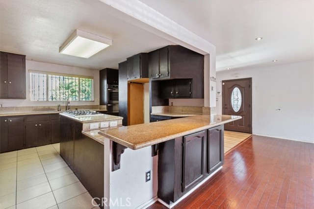 Los Angeles, California, 90003, United States, 3 Bedrooms Bedrooms, ,Residential,For Sale,1977735