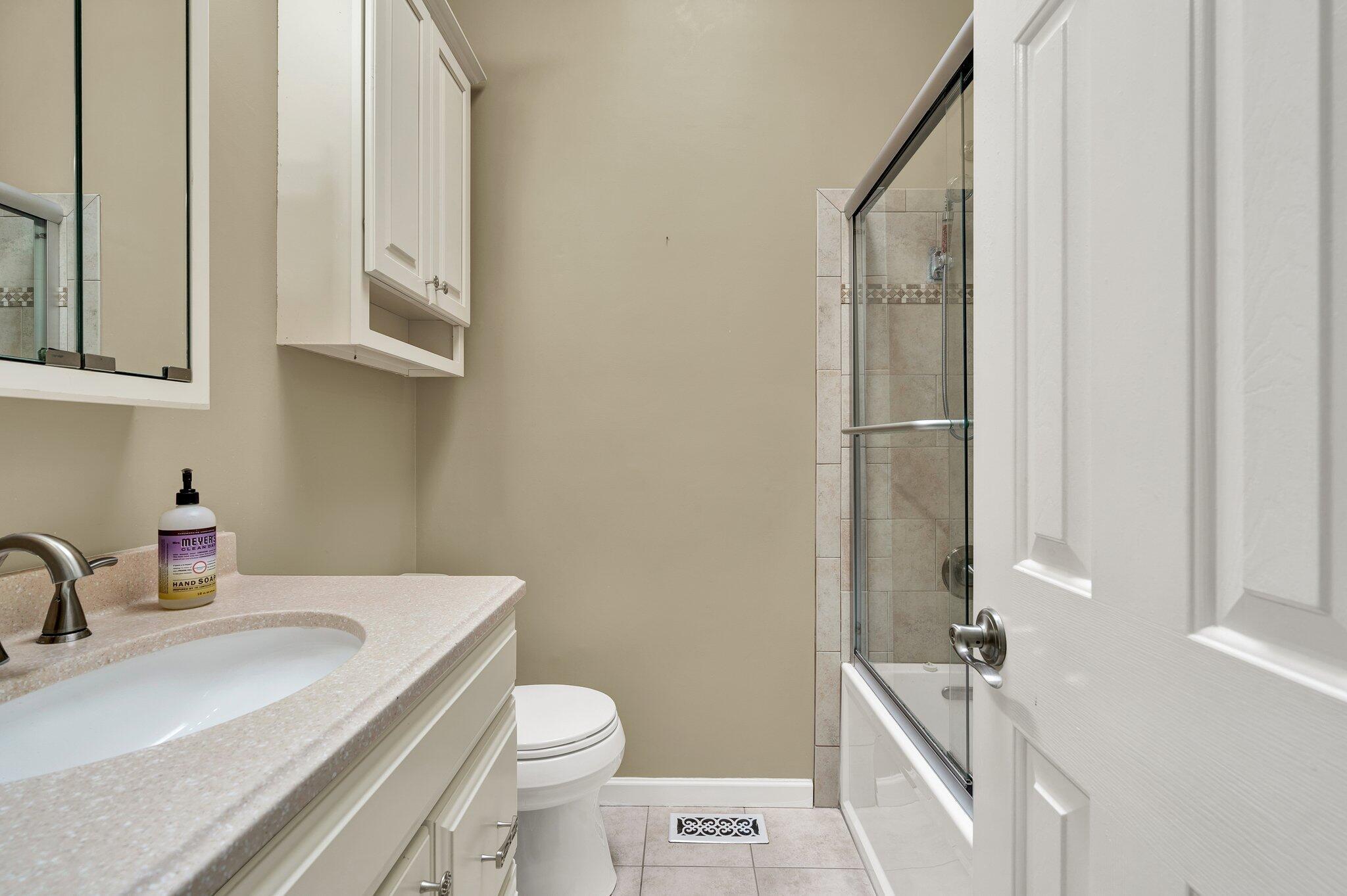 Ooltewah, Tennessee, 37363, United States, 4 Bedrooms Bedrooms, ,3 BathroomsBathrooms,Residential,For Sale,1766896