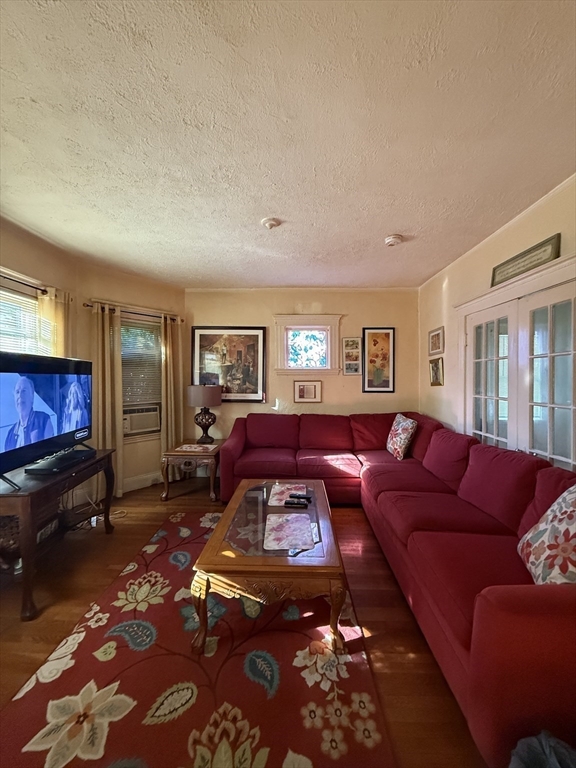 Medford, Massachusetts, 02155, United States, 7 Bedrooms Bedrooms, ,3 BathroomsBathrooms,Residential,For Sale,1922375