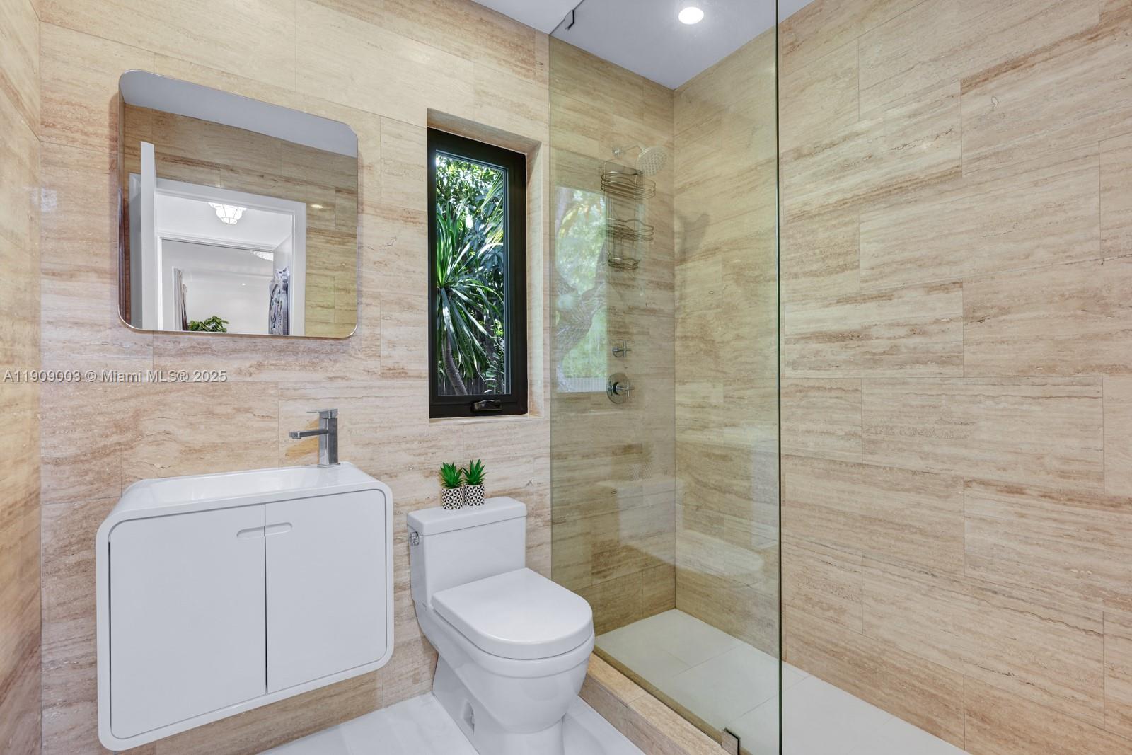 Miami, Florida, 33137, United States, 5 Bedrooms Bedrooms, ,5 BathroomsBathrooms,Residential,For Sale,1987585