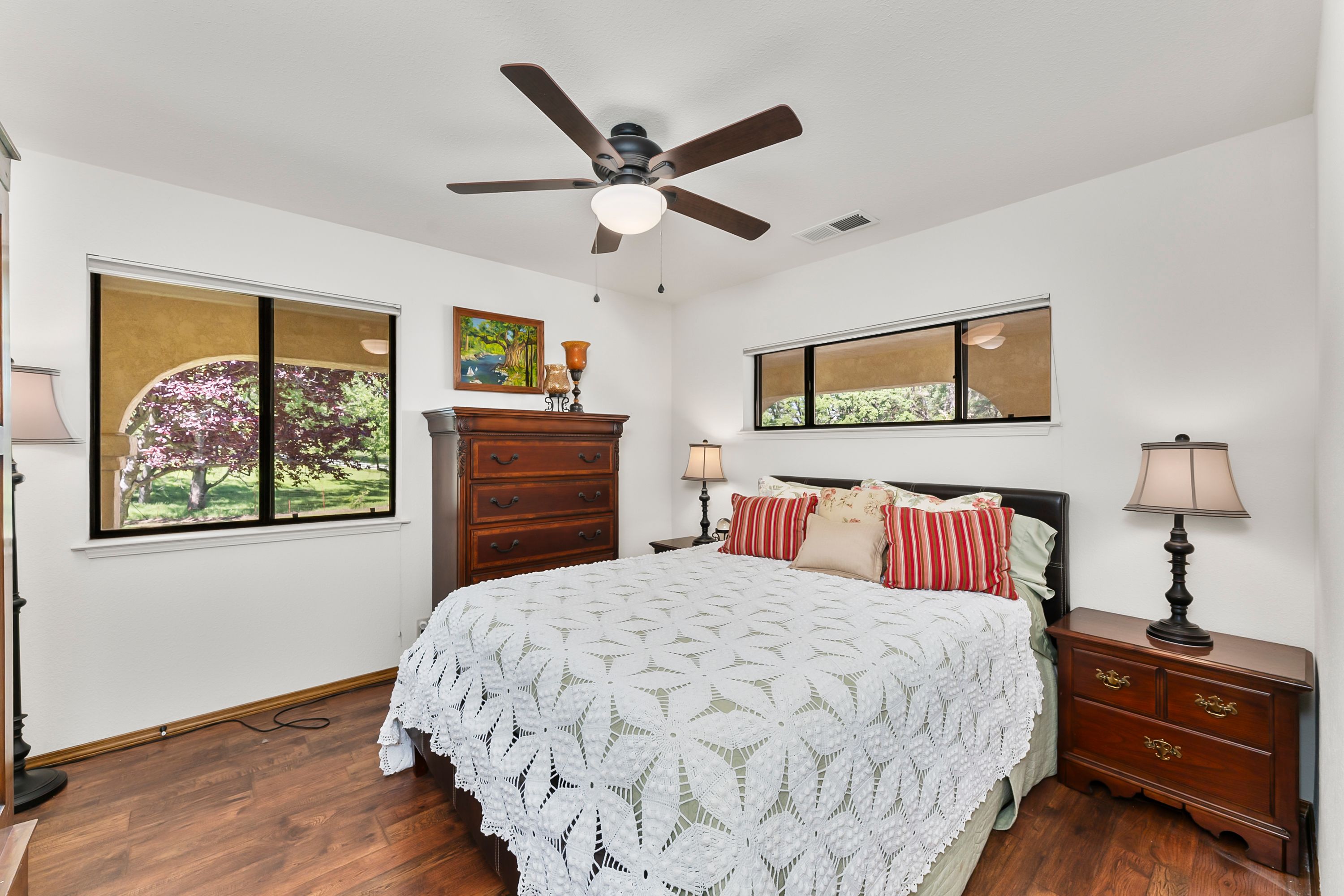  21 Acres - Gated - Renovated - 物件實景